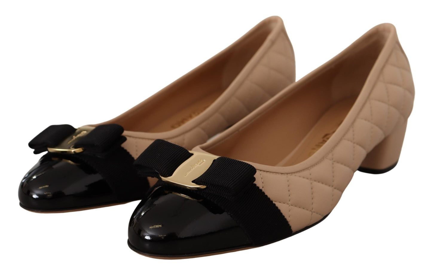 Salvatore Ferragamo Elegante gesteppte Lederpumps in Beige und Schwarz