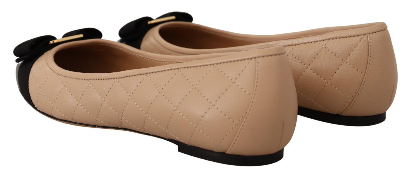 Salvatore Ferragamo Elegante gesteppte Lederflats - schickes zweifarbiges Design