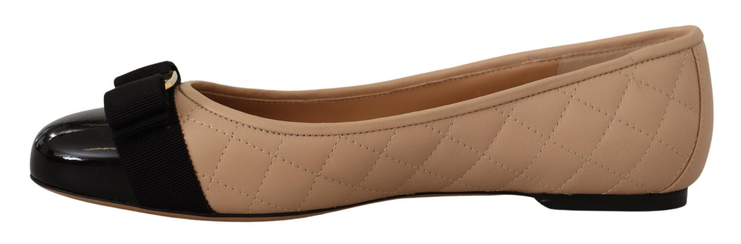 Salvatore Ferragamo Elegante gesteppte Lederflats - schickes zweifarbiges Design