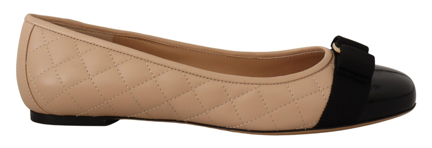 Salvatore Ferragamo Elegante gesteppte Lederflats - schickes zweifarbiges Design