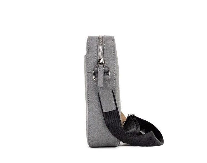 Burberry Thornton Klein Grau Geprägtes Logo Körniges Leder Crossbody Handtasche