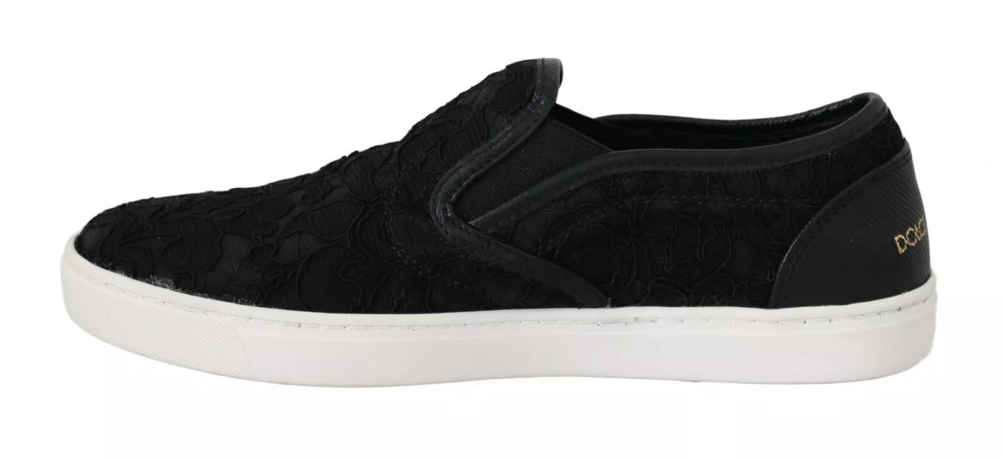 Dolce & Gabbana Flache Slip-On-Sneakers aus schwarzem Spitzenleder mit Logo