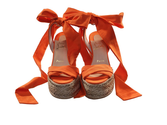 Christian Louboutin Mariza du Desert Orange und natürliche Knöchel Wrap Around High Heel Keile